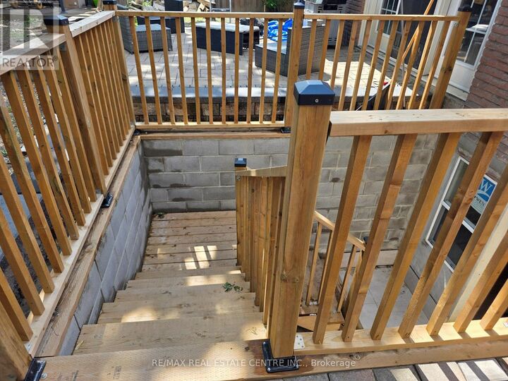 Property Photo: 2644 Kinnerton Crescent East ON L5K 2B2