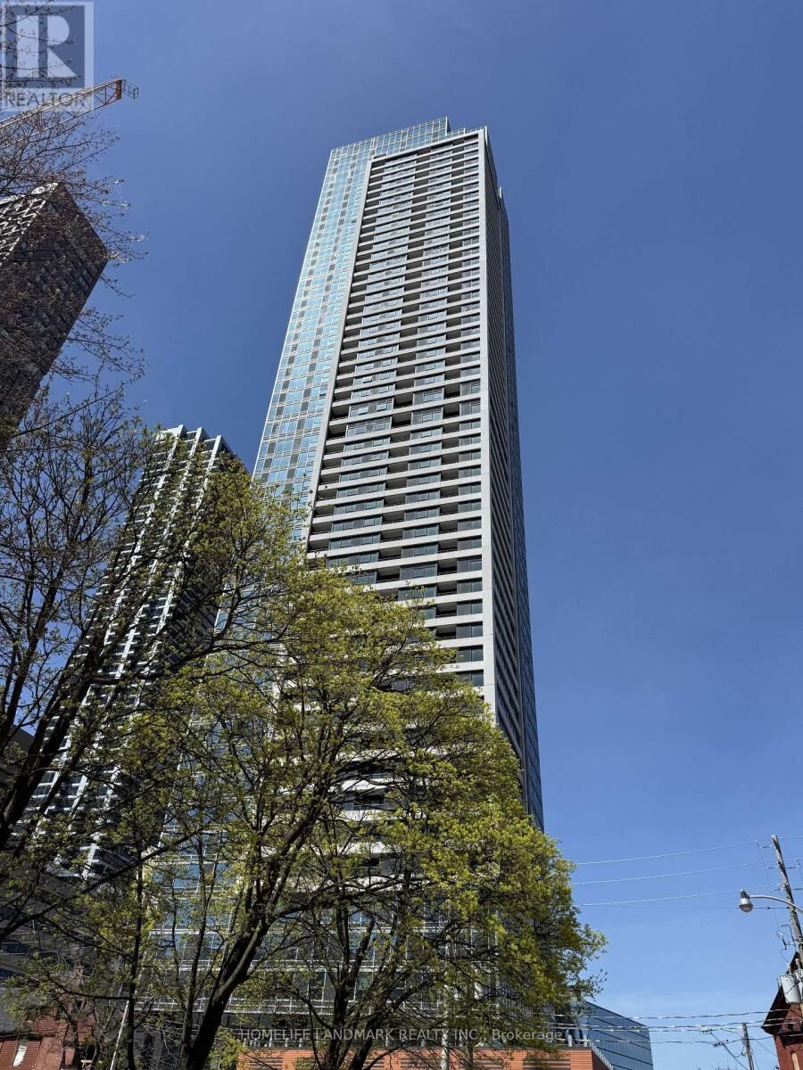 Property Photo:  609 Sherbourne Street  ON M4X 1K7 