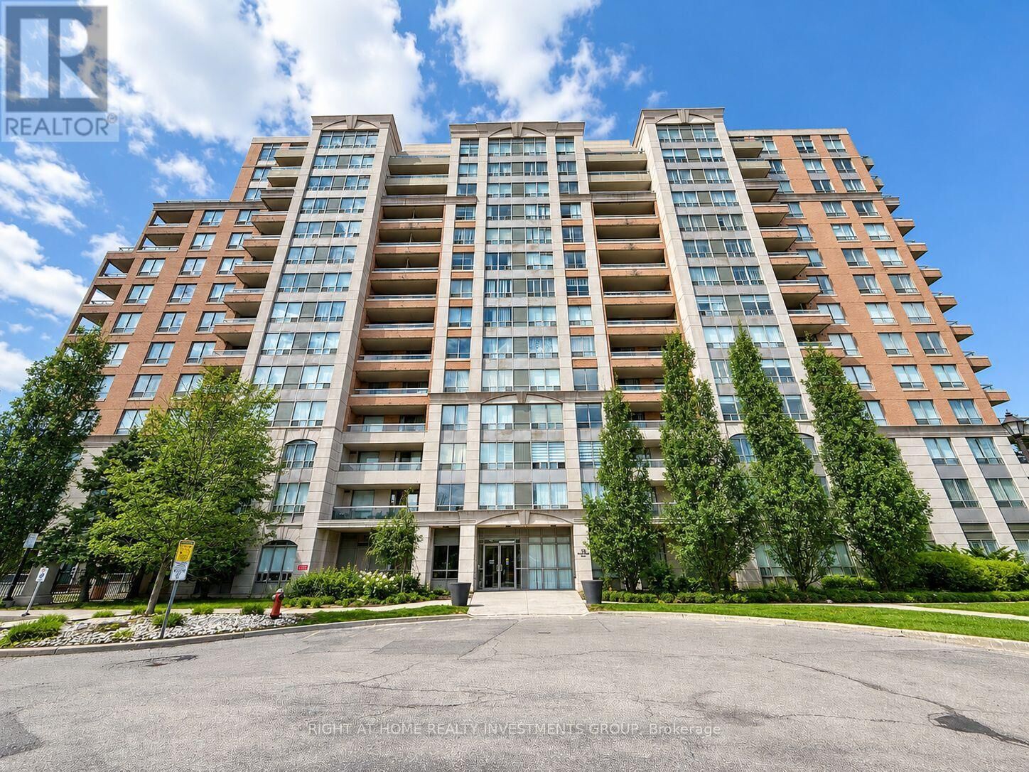 Property Photo: 29 Northern Heights Drive 1101 ON L4B 4L8