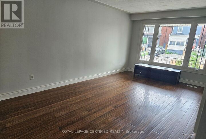 Property Photo:  290 Balmoral Avenue North  ON L8L 7S4 