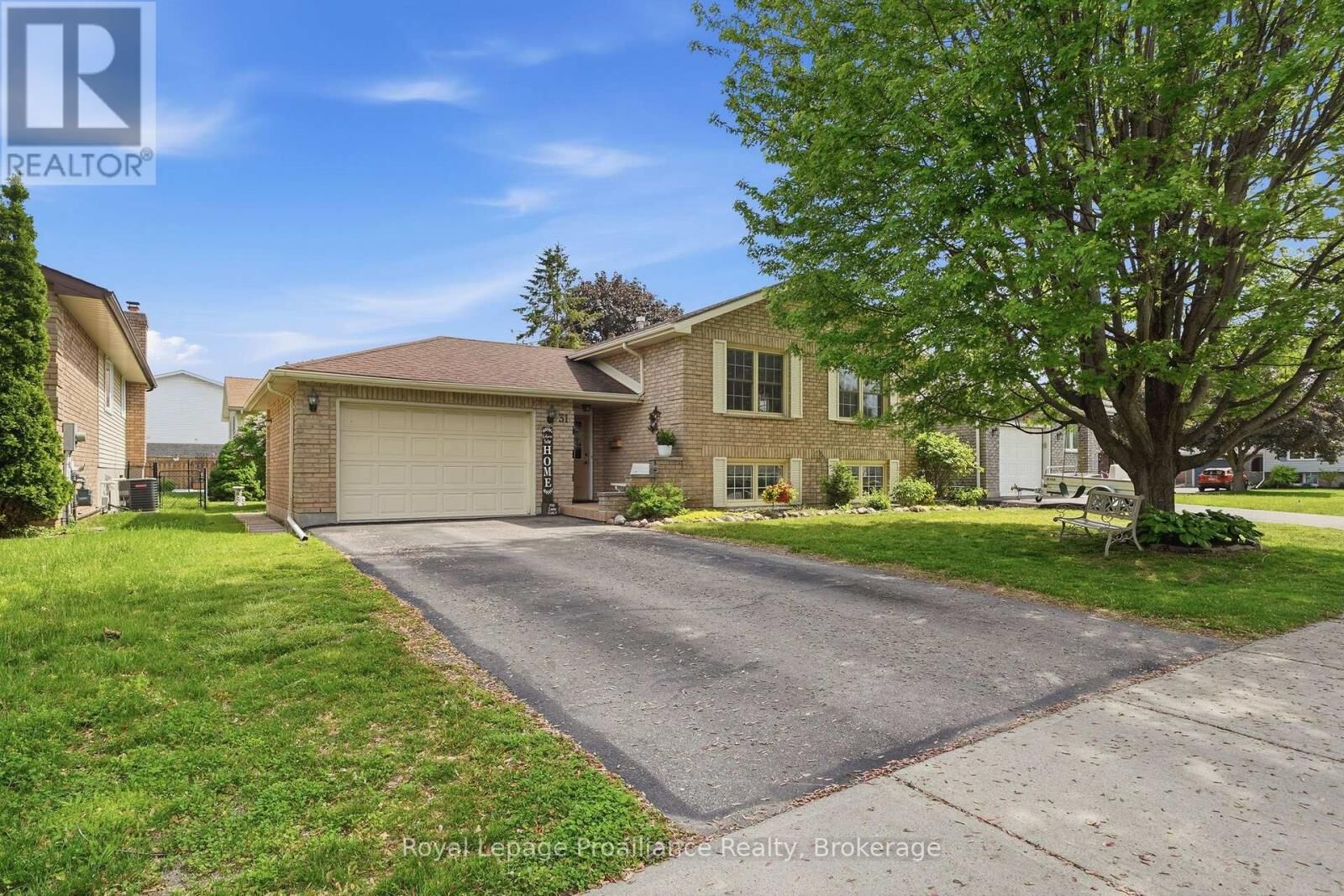 Photo de la propriété:  31 Springbrook Crescent  ON K8P 5B9 