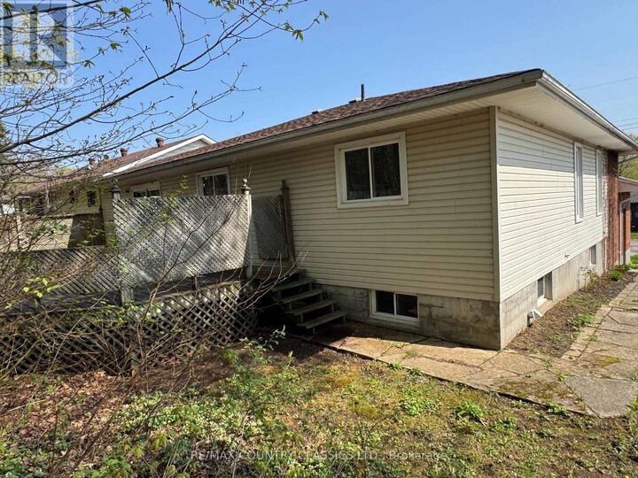 Property Photo:  16 Maple Street  ON K0L 1C0 