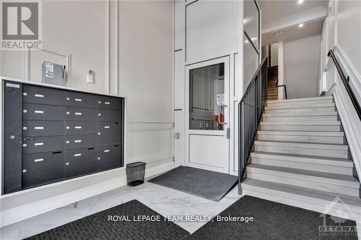 Property Photo:  58 Florence Street 2  ON K2P 0W7 
