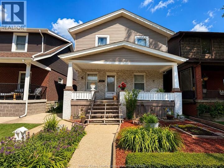 Property Photo:  382 Pine Street  ON N9A 6E2 