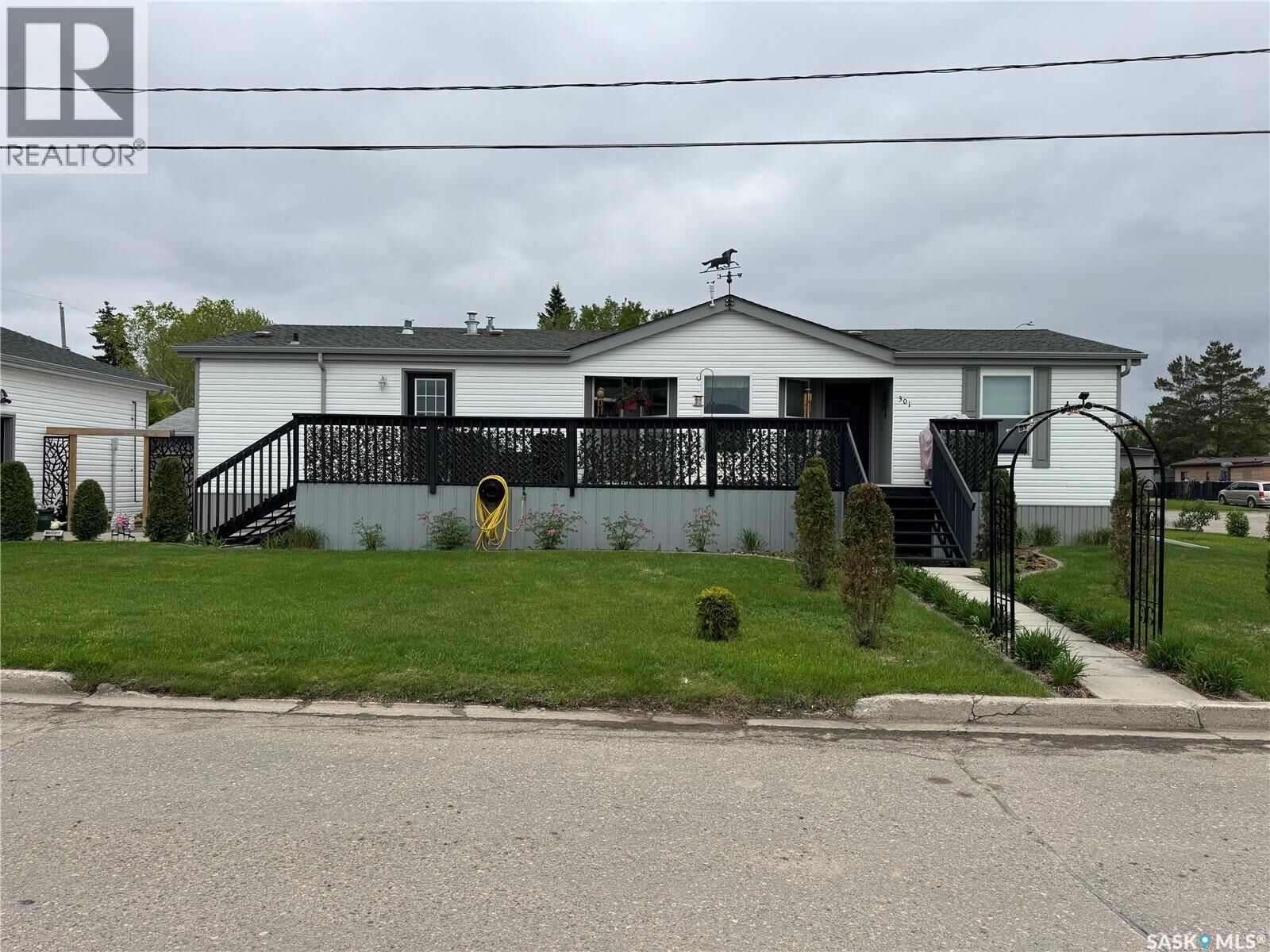 Property Photo:  301 Tesky Crescent  SK S0A 4T0 