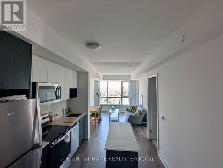 Property Photo:  202 Burnhamthorpe Road East 1607  ON L5A 0B2 