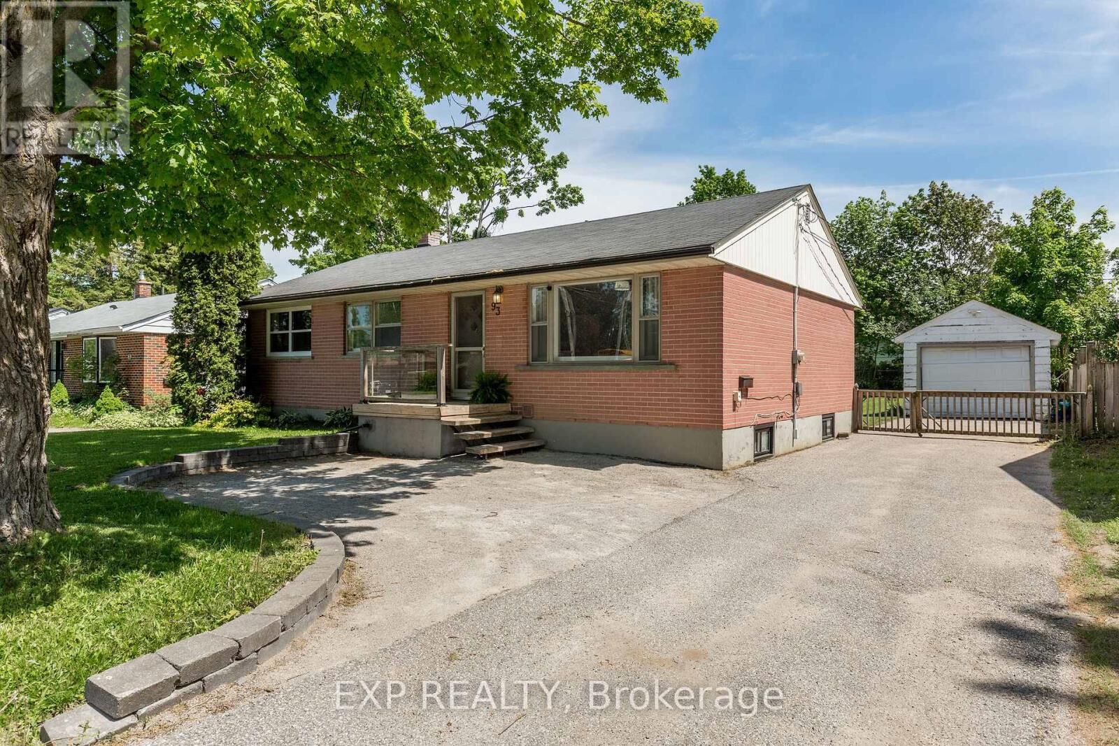 Property Photo:  93 North Street West  ON L3V 3S7 