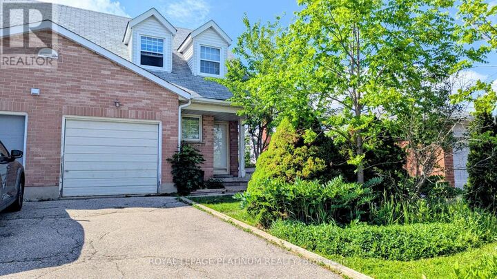 Property Photo:  630 Pinerow Crescent  ON N2T 2K8 