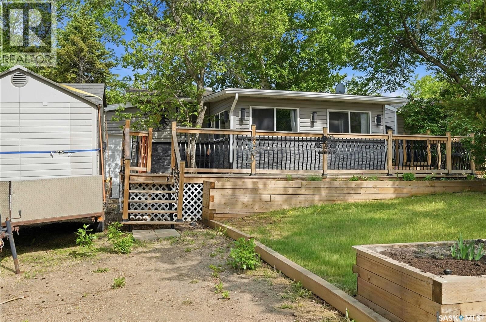 Property Photo: 409 Siltonia Avenue SK S0G 4L0