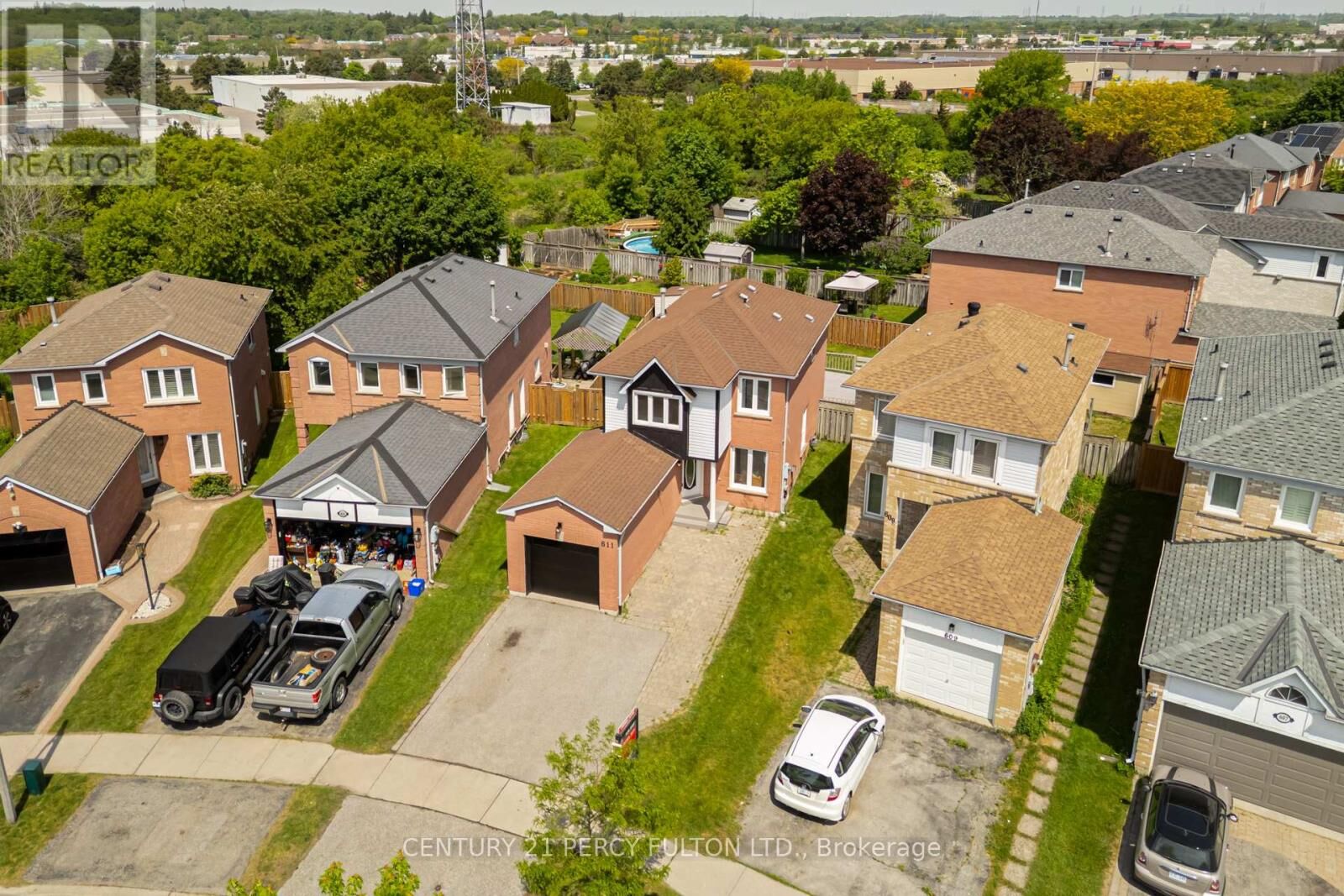 Photo de la propriété: 611 Atwood Crescent ON L1W 3W7