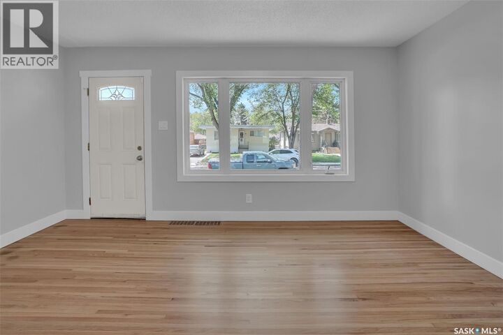 Property Photo:  1357 Aberdeen Street  SK S4T 5K3 