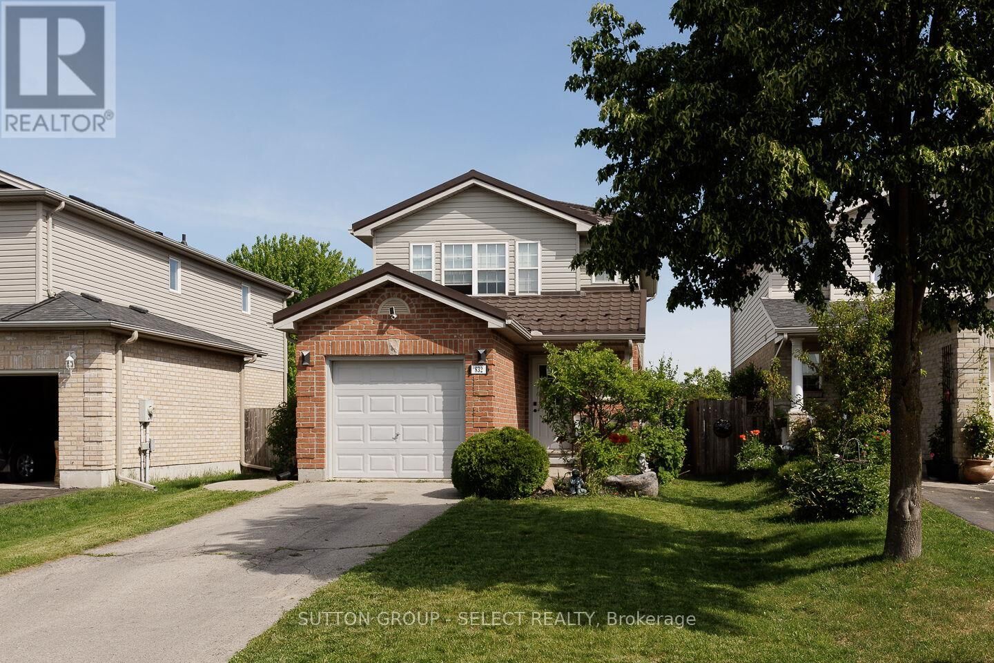 Property Photo:  832 Marigold Street  ON N5X 4G7 