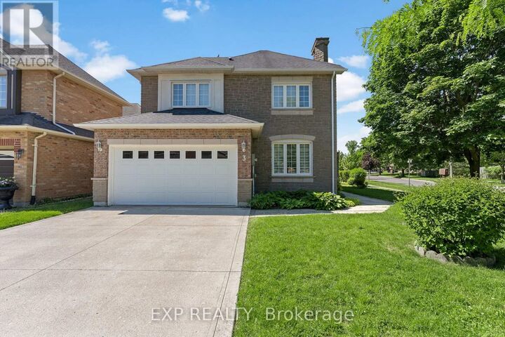 Property Photo:  3 Madison Court East  ON L3C 7G3 