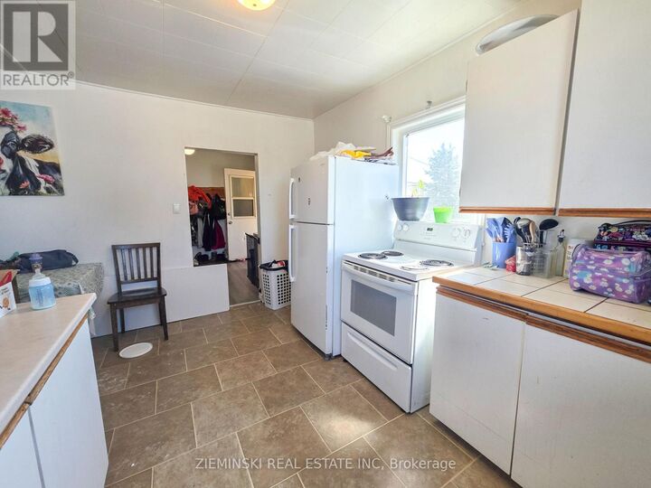 Property Photo:  115 Pollock Street  ON P2N 1Z1 