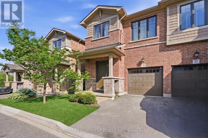 Property Photo:  35 Pelican Lane  ON L8K 0A4 