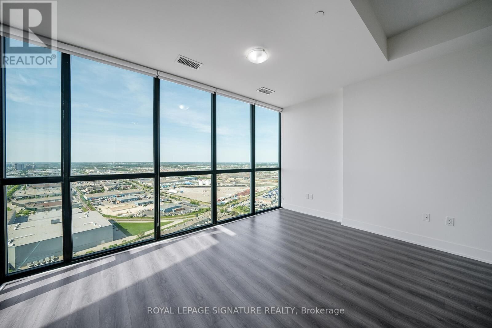 Property Photo:  2916 Highway 7 Road 3707  ON L4K 0K6 