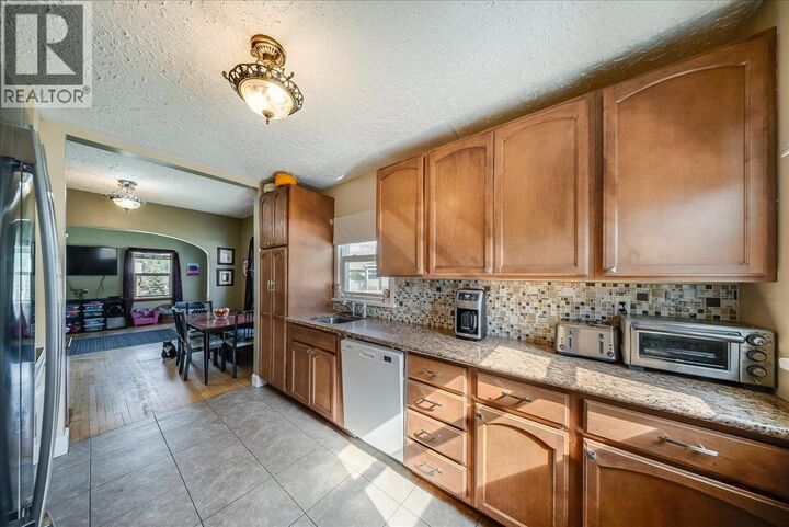 Property Photo: 1555 McQuarrie Street BC V1R 1X5