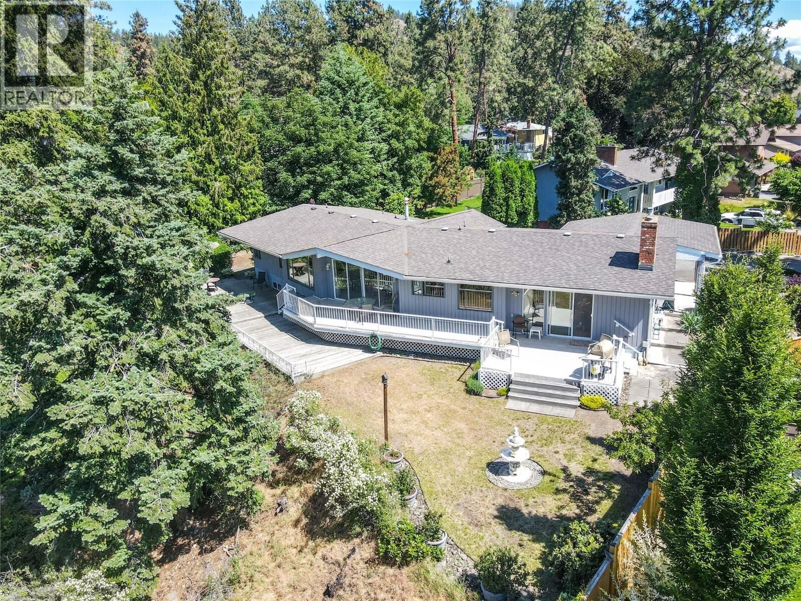 Property Photo: 20 Alameda Court BC V1V 1C7