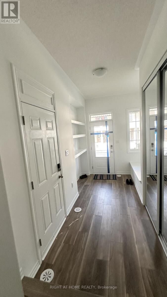 Property Photo: 8 Walcott Crescent ON L7A 4B3