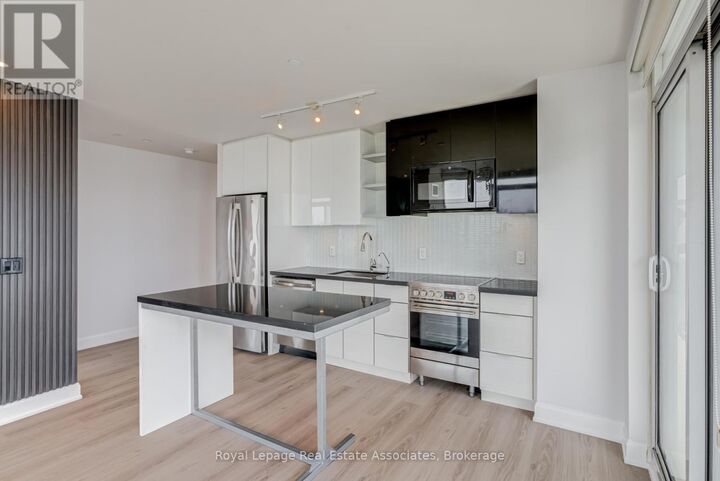 Property Photo:  33 Shore Breeze Drive 2803  ON M8V 1A1 