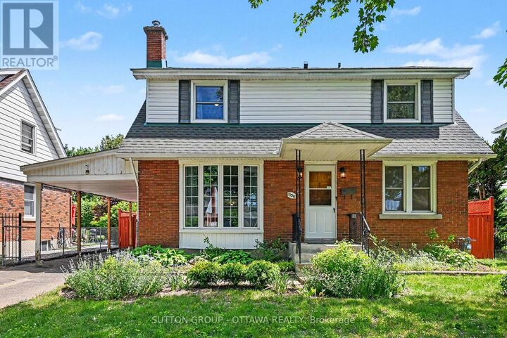 Property Photo:  1156 Emperor Avenue West  ON K1Z 8C2 