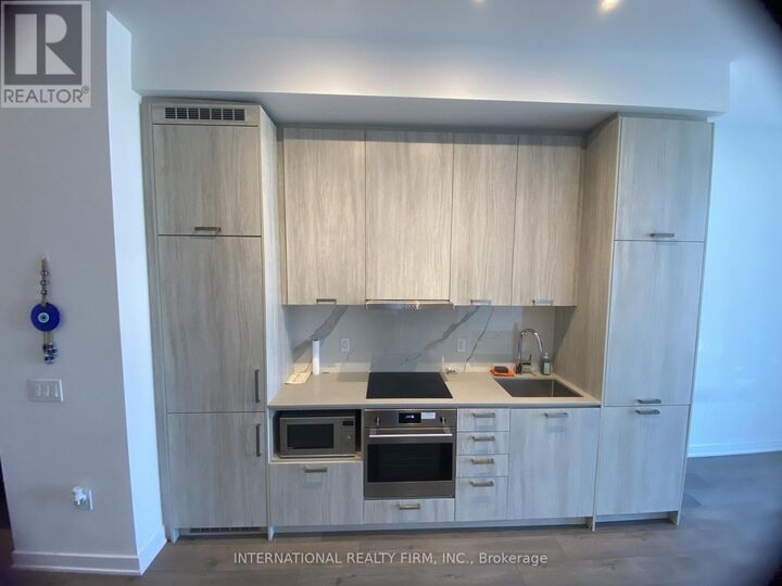 Property Photo:  38 Honeycrisp Crescent 310  ON L4K 0M8 