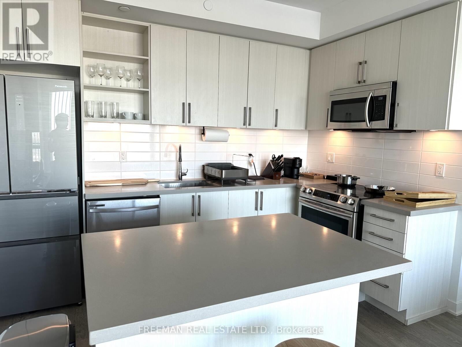 Property Photo:  4699 Glen Erin Drive 1509  ON L5M 2E5 