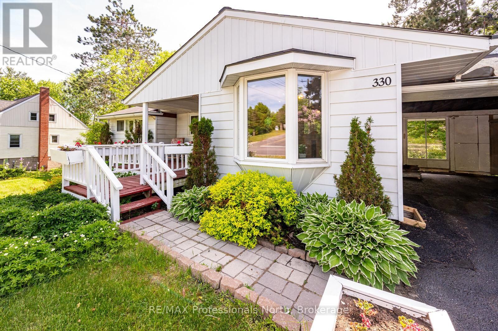 Property Photo:  330 Manitoba Street  ON P1L 2C8 