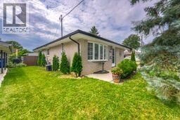 Property Photo:  61 Dauw Avenue  ON N8A 3N3 