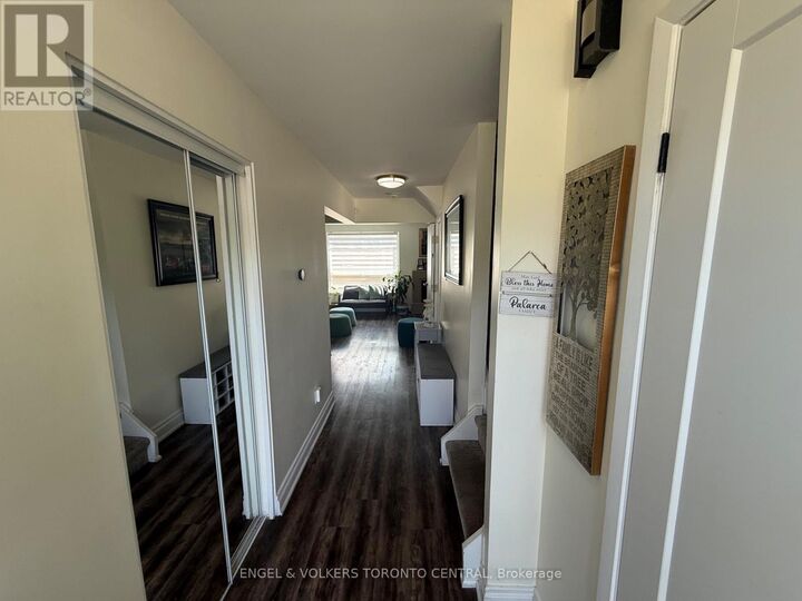 Property Photo:  687 College Avenue West  ON N1G 2Y2 