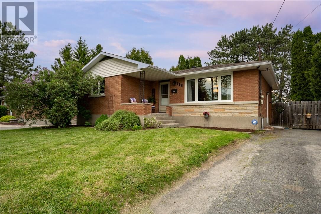 Property Photo:  718 Westmount  ON P3A 1B5 