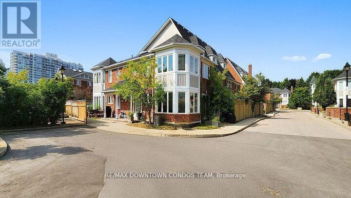 Property Photo:  18 Clark Avenue West 154  ON L4J 8H1 