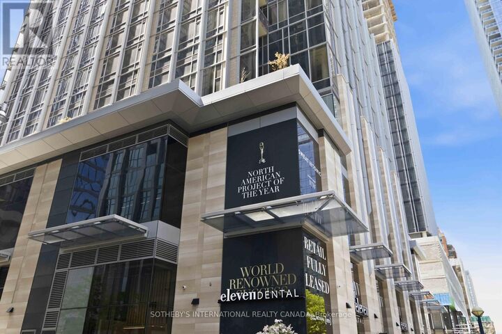 Property Photo:  11 Yorkville Avenue 5010  ON M4W 0B7 