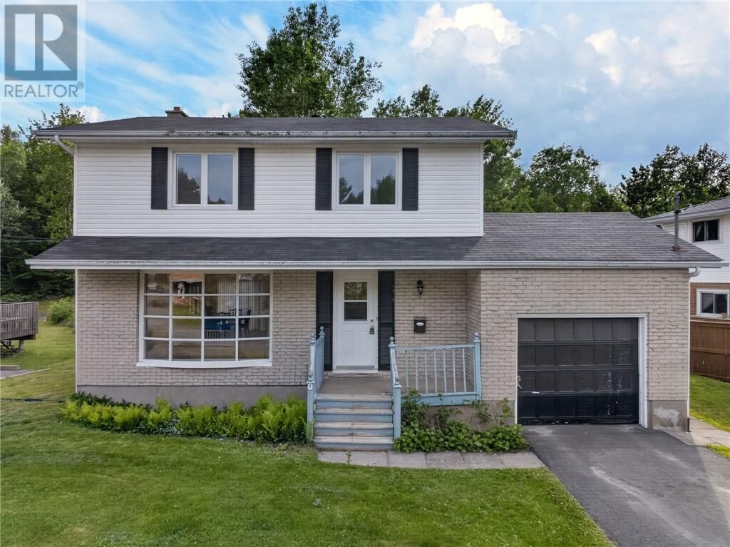 Property Photo: 1819 Oriole Drive ON P3E 2W5