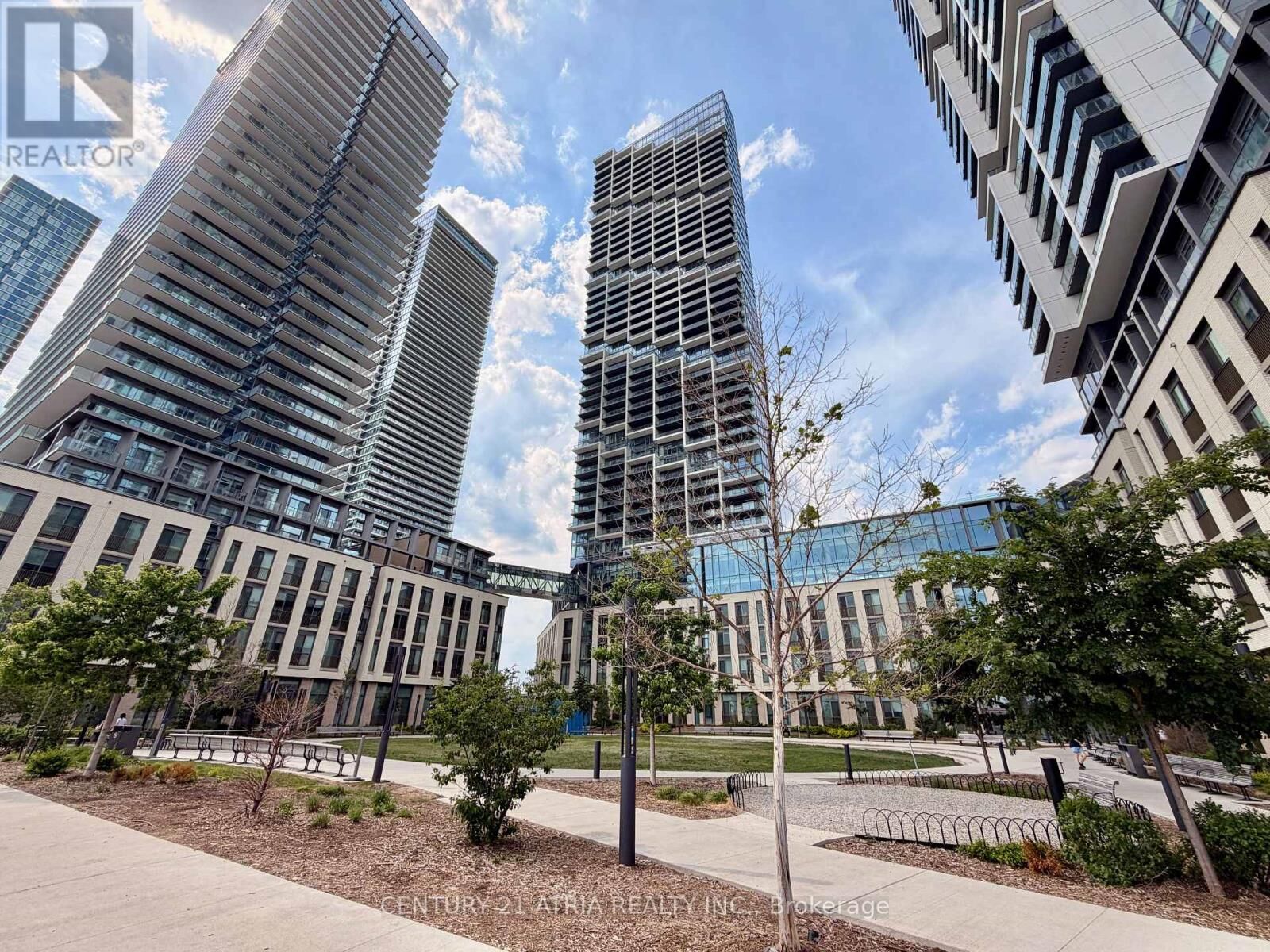 Property Photo: 7890 Jane Street 2103 ON L4K 0K9