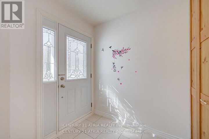 Photo de la propriété:  154 Freshmeadow Drive  ON M2H 2R1 