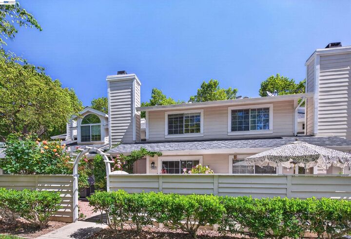 Property Photo: 7483 Stonedale Dr CA 94588