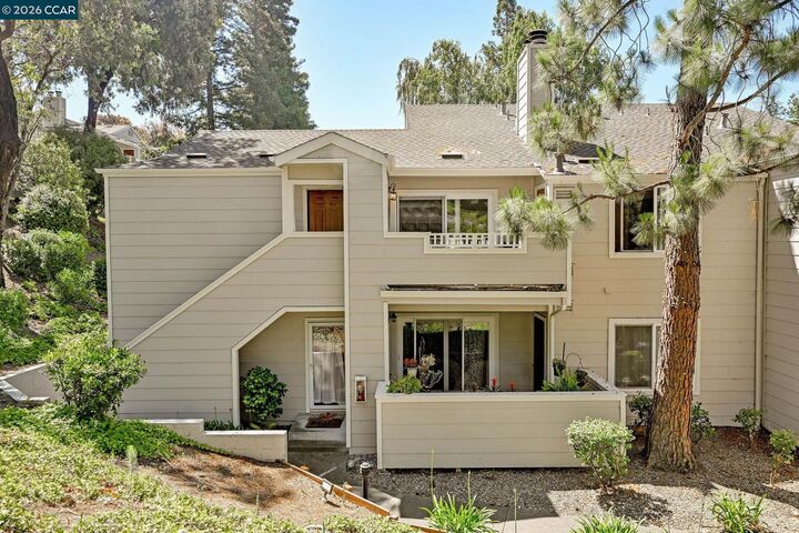 Property Photo:  200 Norris Canyon Pl C  CA 94583 