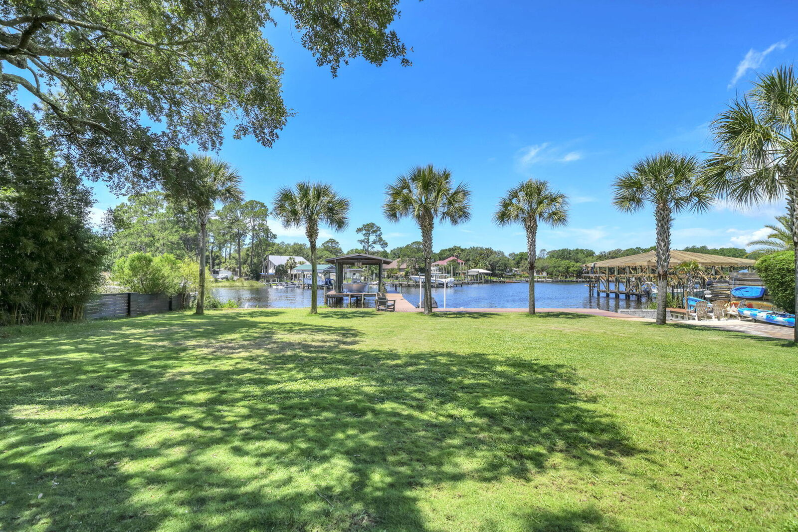 Property Photo:  821 Cross Street  FL 32541 