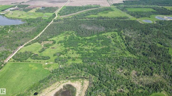Photo de la propriété:  Rge Rd 32  AB T0H 1L0 