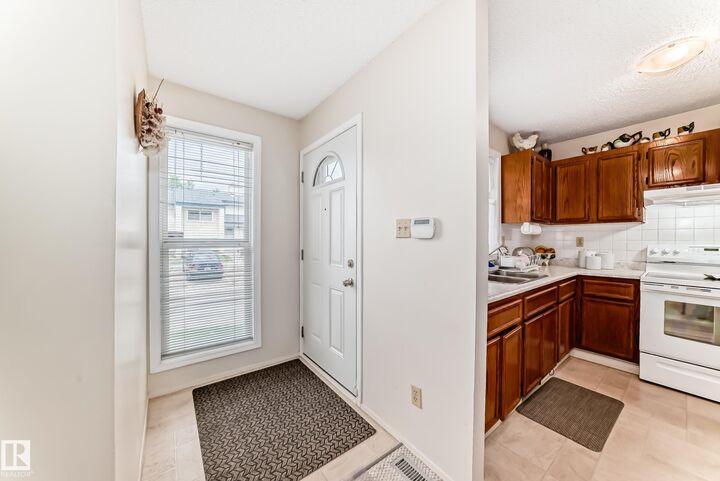 Property Photo: 6220 172 Street NW 15 AB T5T 3R4