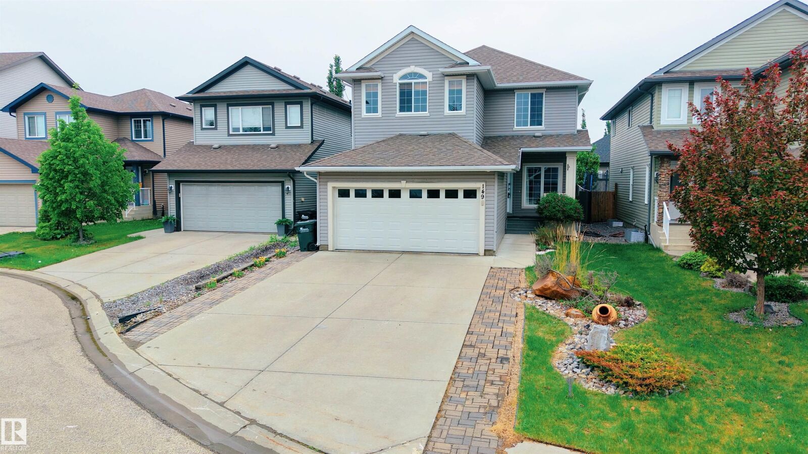 Property Photo:  149 Sutton Close  AB T8H 0T8 
