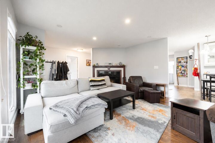 Property Photo:  17932 93 Avenue NW  AB T5T 1V6 
