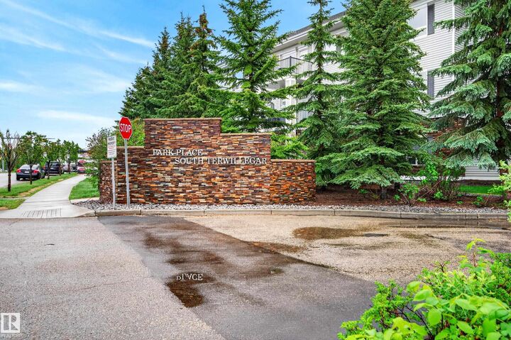 Photo de la propriété: 7343 South Terwillegar Drive NW 2402 AB T6R 0M2