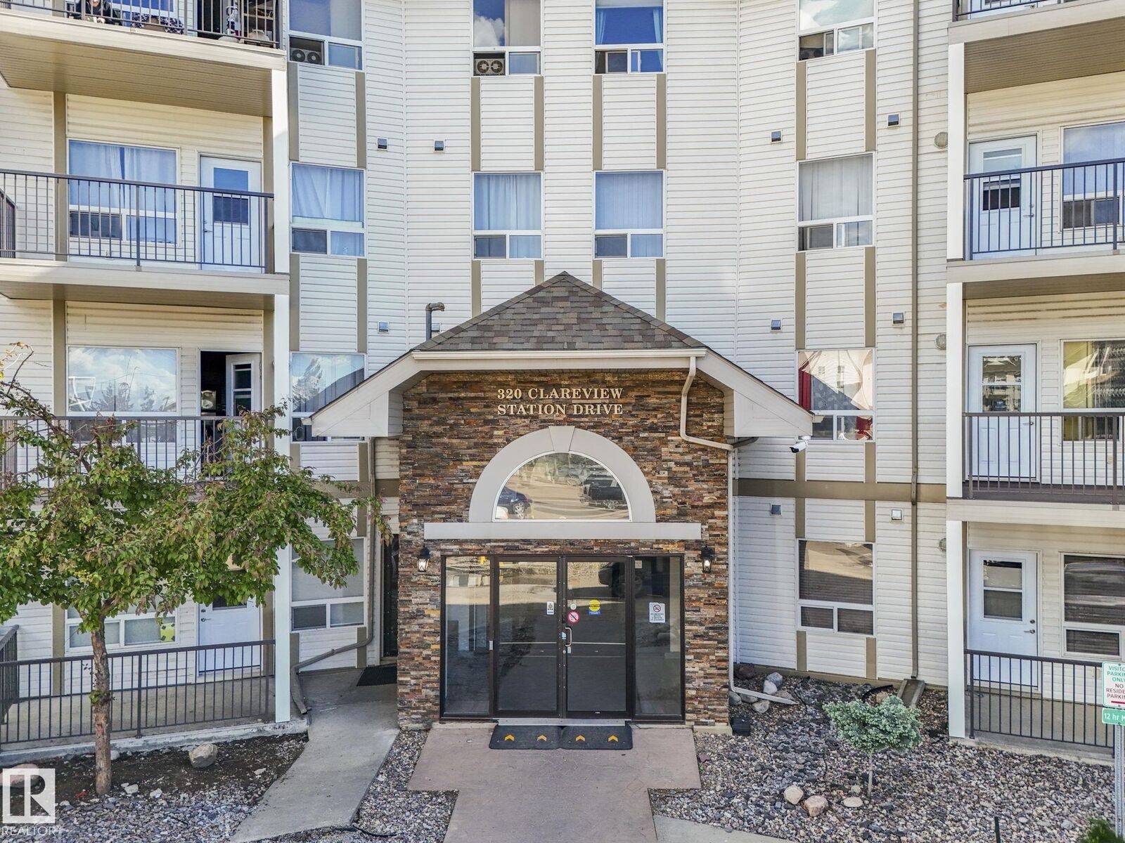 Photo de la propriété: 320 Clareview Station Drive NW 2406 AB T5Y 0E5