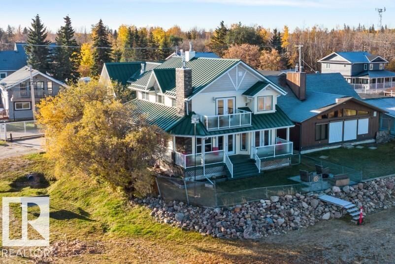 Property Photo:  5803 51 Avenue  AB T0E 0A0 