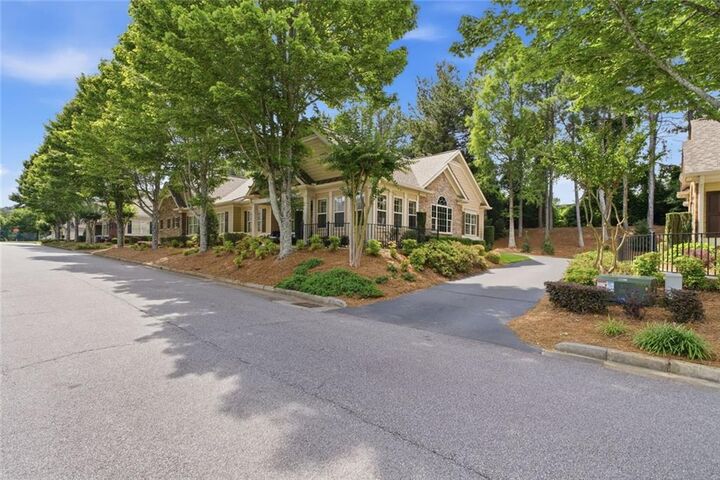 Property Photo:  1035 Brook Knoll Lane  GA 30041 