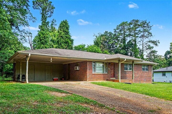 Property Photo: 5900 Pendley Court GA 30126