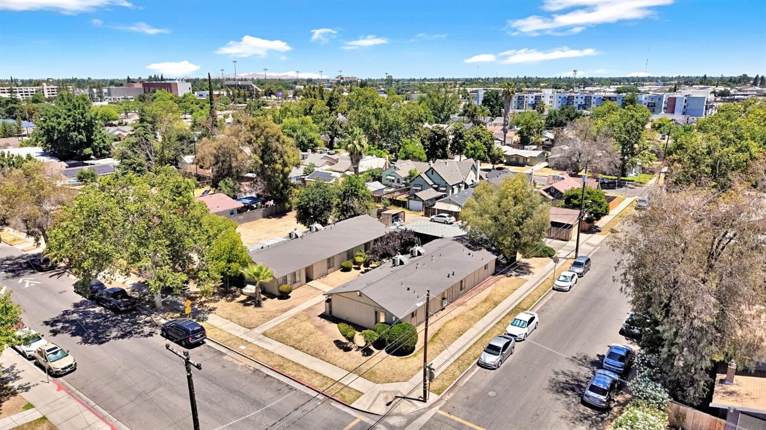 Property Photo: 1504 N San Pablo Avenue 101 CA 93728