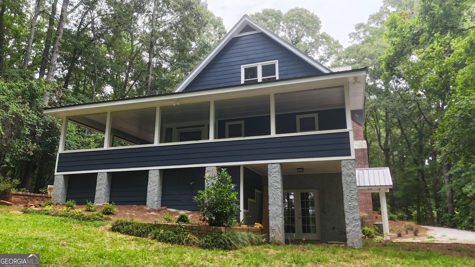 Property Photo:  165 Riverbend Drive  GA 30240 
